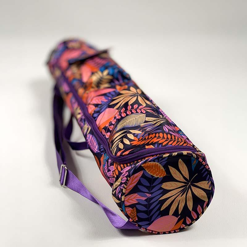 CalmLeaf Yogamat tas Mystic Violet met bladerenprint – stijlvolle tas voor yogamatten, waterdicht en lichtgewicht