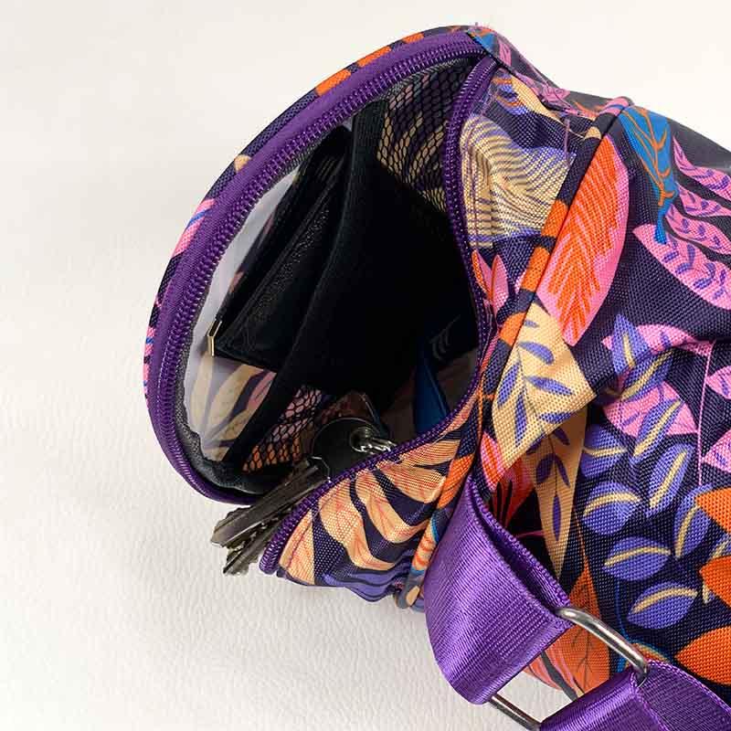 Praktische CalmLeaf Yogamat tas met ritsvak en extra opbergruimte voor accessoires en essentials