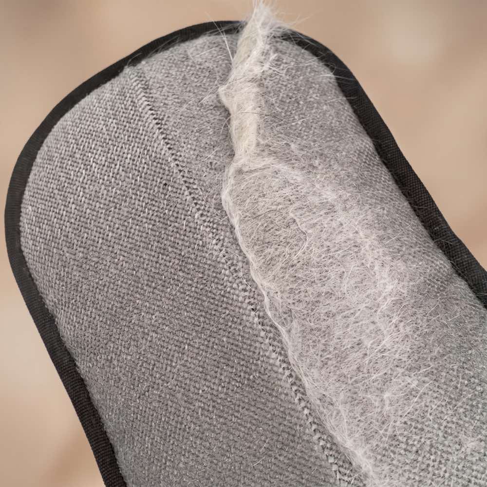 Materiaal detail haarhandschoen